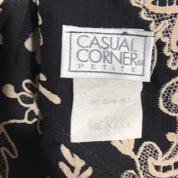 Casual Corner black and white floral dress. Size 2 - Picture 5 of 5